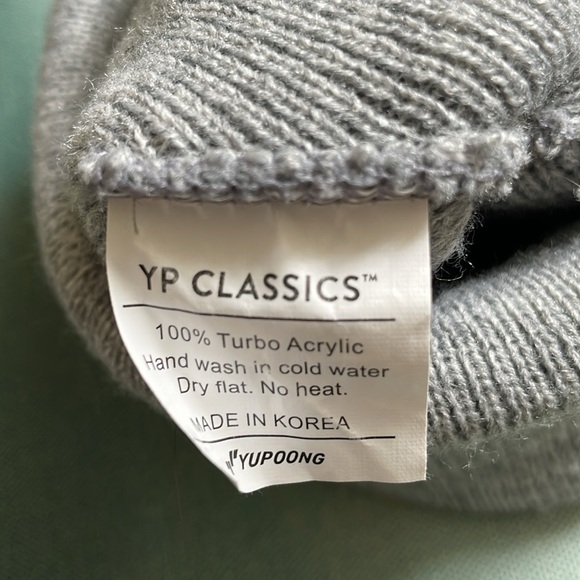 Knit Beanie Racoon Hat - Picture 3 of 6